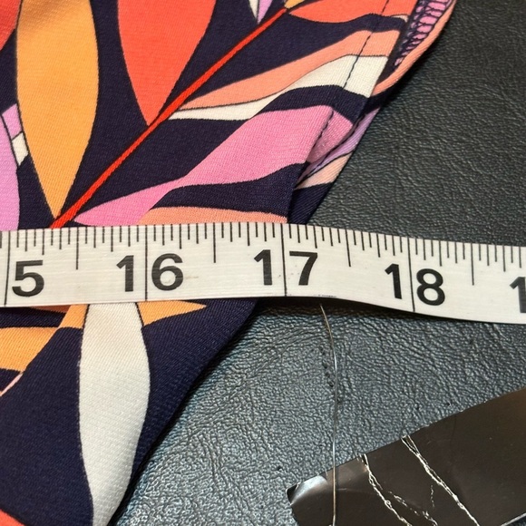 Maggy London Leana Wrap Dress in NV/Fiesta print. NWT size 8P. - Picture 12 of 16
